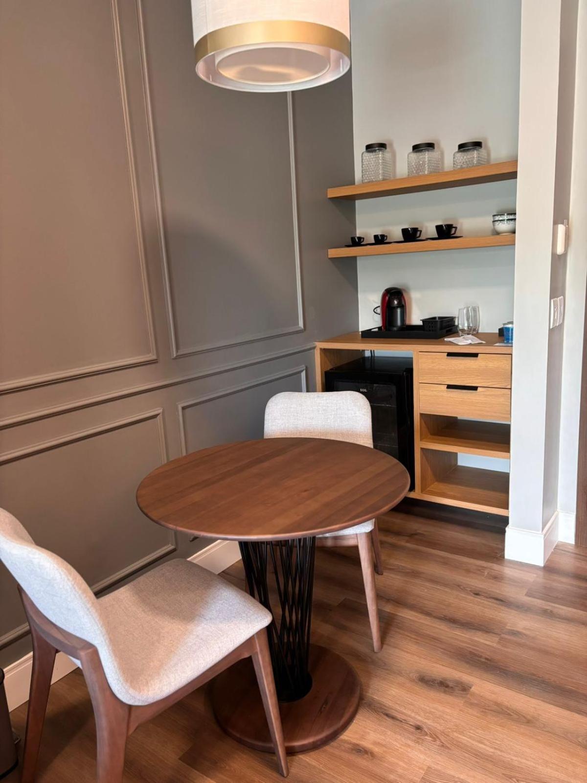 Hotel Equinocios Executive Barcarena Dış mekan fotoğraf
